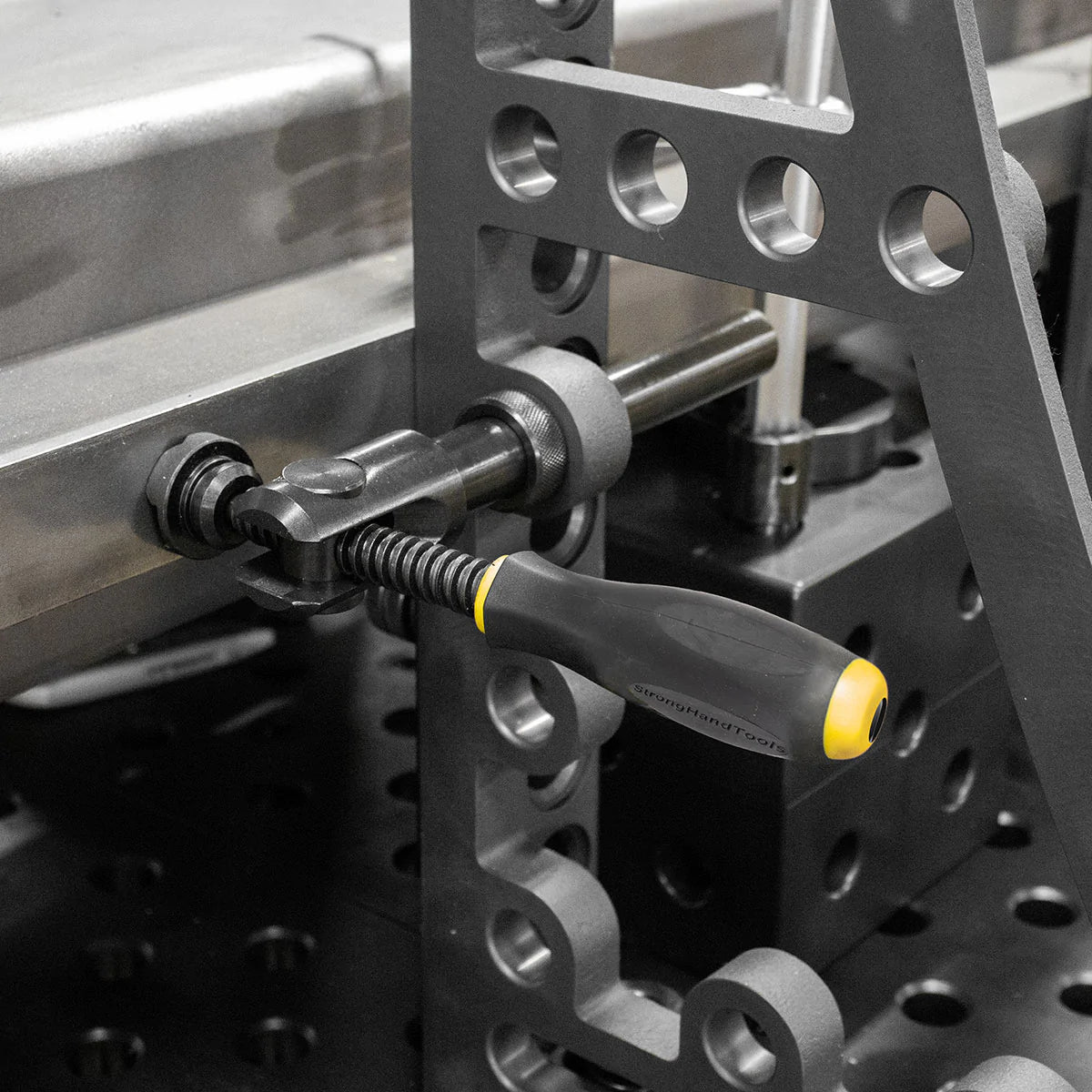 T-Post Pipe Clamp, 28 mm